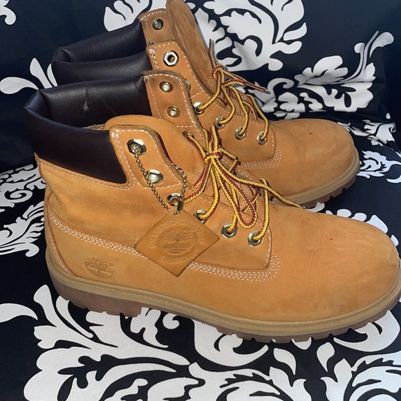 Timberland 6 inch Premium “wheat” boot - Picture 3 of 17